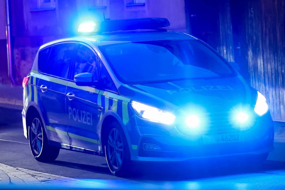 Der 32-Jährige ist bei dem tödlichen Unfall auf der Flucht vor der Polizei gewesen, um sich einer Kontrolle zu entziehen. (Symbolfoto)