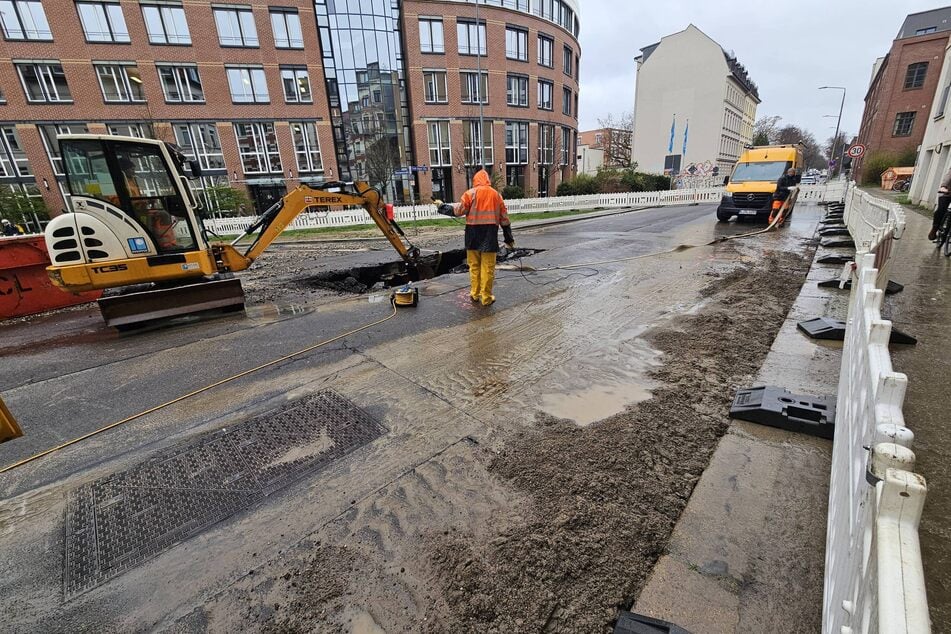 Die Leipziger Wasserwerke arbeiten daran, den Schaden zu beheben.