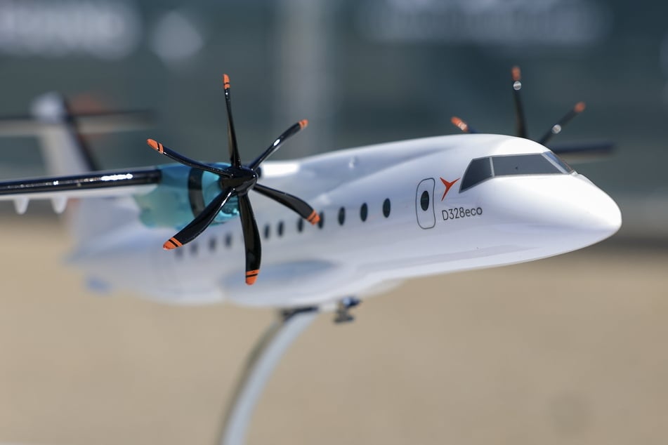 Das Modell der D328eco der Deutschen Aircraft. Das Regionalflugzeug soll im neuen Flugzeugwerk auf dem Flughafen Leipzig/Halle gebaut werden.