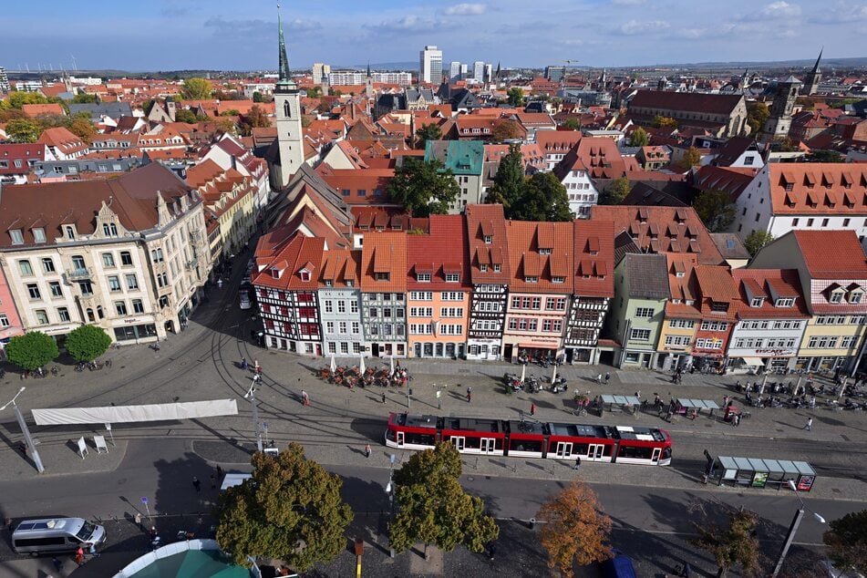 213.692 Thüringerinnen und Thüringer wohnten Ende 2020 in Erfurt .
