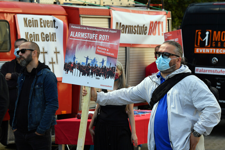 Das Aktionsbündnis "AlarmstufeRot" fordert vom Bund massive Änderungen bei den Corona-Hilfen.