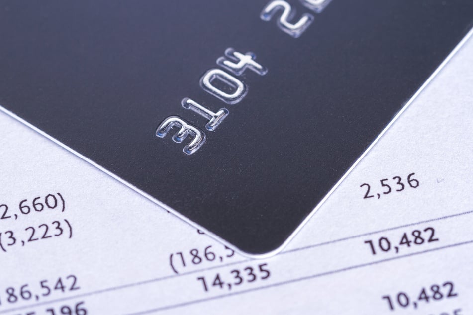 Jeden pohled na bankovní účet jejího manžela rozčílil ženu. (Symbolfoto)