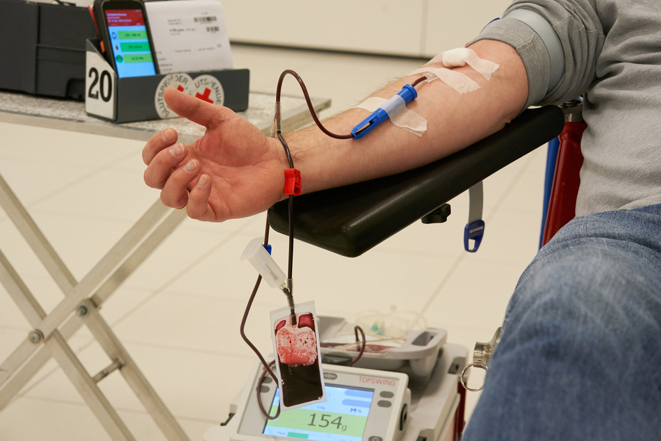 Das Blut der Spender wurde auf Antikörper gegen den Erreger untersucht. (Symbolbild)