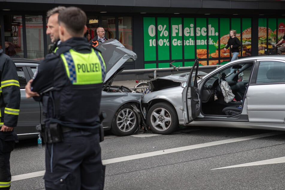 Durch die Sperrung der Hamburger Straße kommt es zu erheblichen Verkehrsbehinderungen.