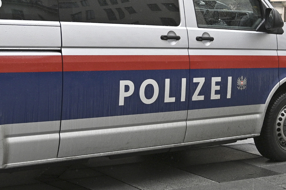 Laut der Polizei in Österreich hatten sich die deutschen Urlauber vor ihrem Unfall mit einem Taxifahrer gestritten. (Symbolbild)