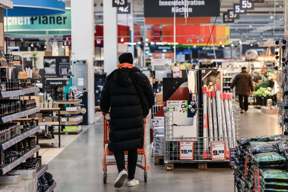Ein Detektiv hat zwei Diebe (beide 24) in einem Magdeburger Baumarkt beobachtet und in flagranti ertappt. (Symbolfoto)