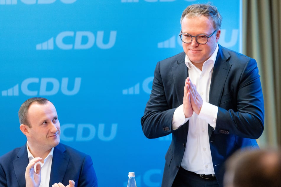 Mario Voigt (47, CDU, r.) möchte sich am Donnerstag zum neuen Ministerpräsidenten in Thüringen wählen lassen.