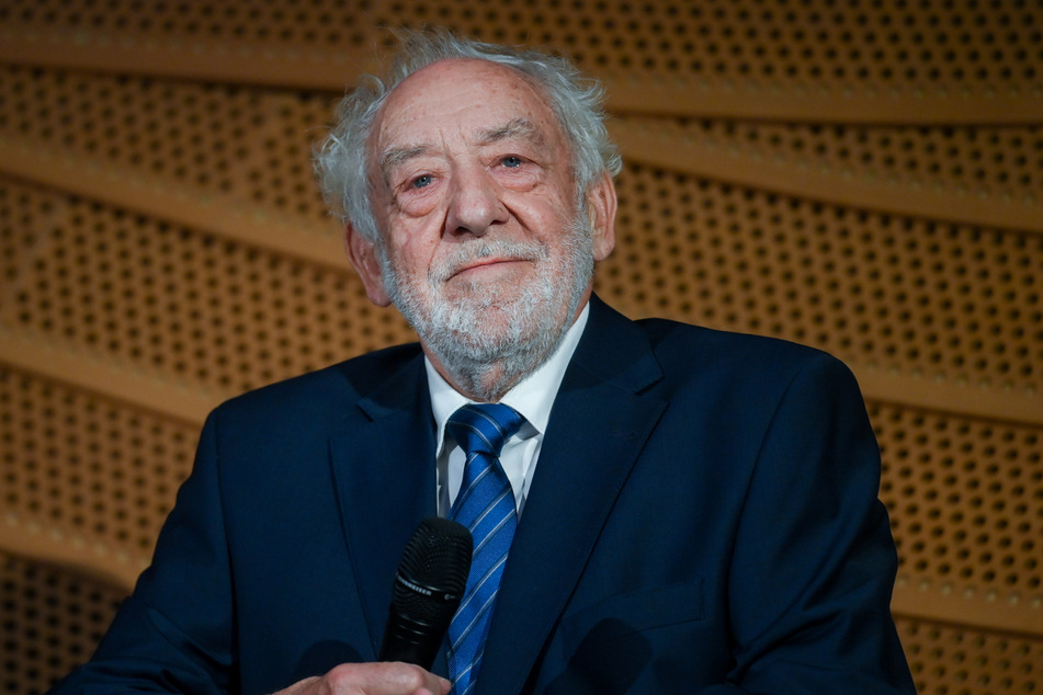 Dieter Hallervorden (85) kritisiert die Schließung von Theatern während des Teil-Lockdowns.