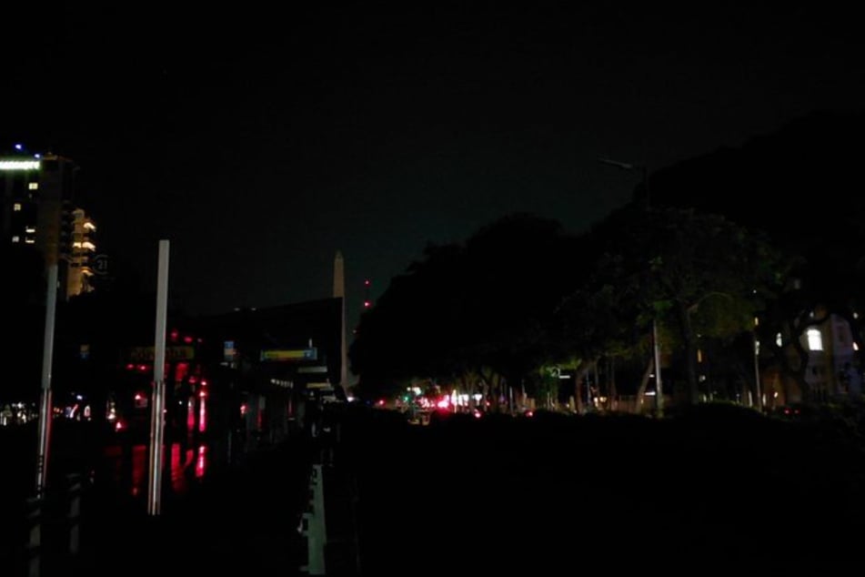 Die argentinische Hauptstadt tappt aufgrund eines Stromausfalls im Dunkeln.