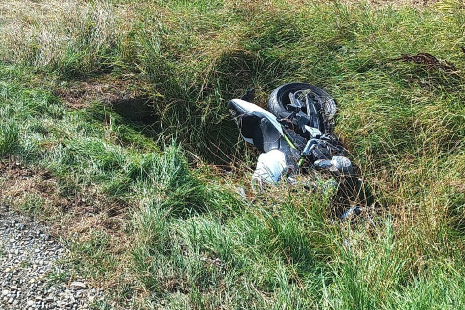 Die Bikerin verletzte sich bei dem Unfall schwer.