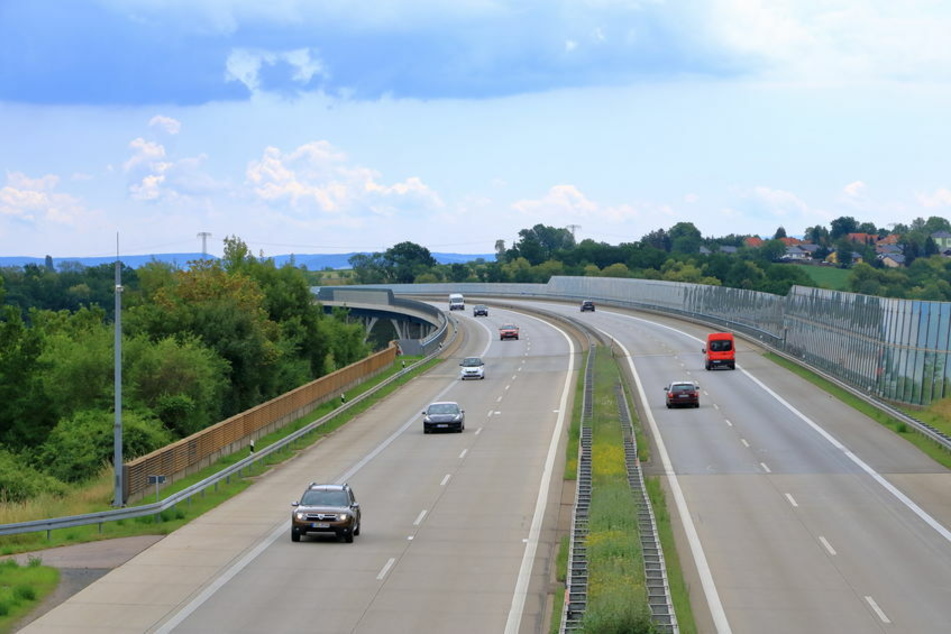 Der Fahrer war auf der A17 in Richtung Prag unterwegs und ignorierte einfach die Absperrung. (Symbolbild)