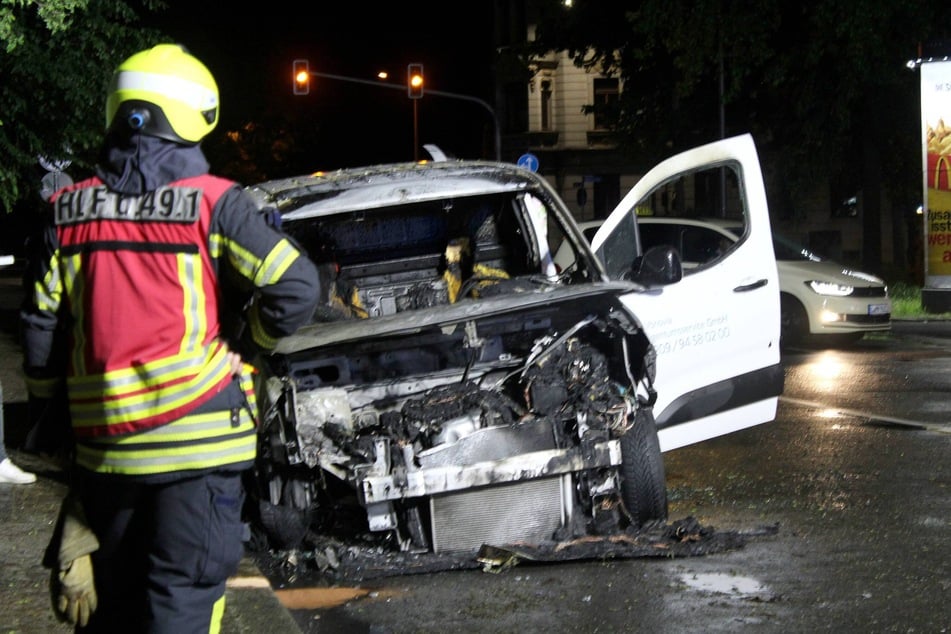 Der Transporter wurde durch die Flammen stark beschädigt.
