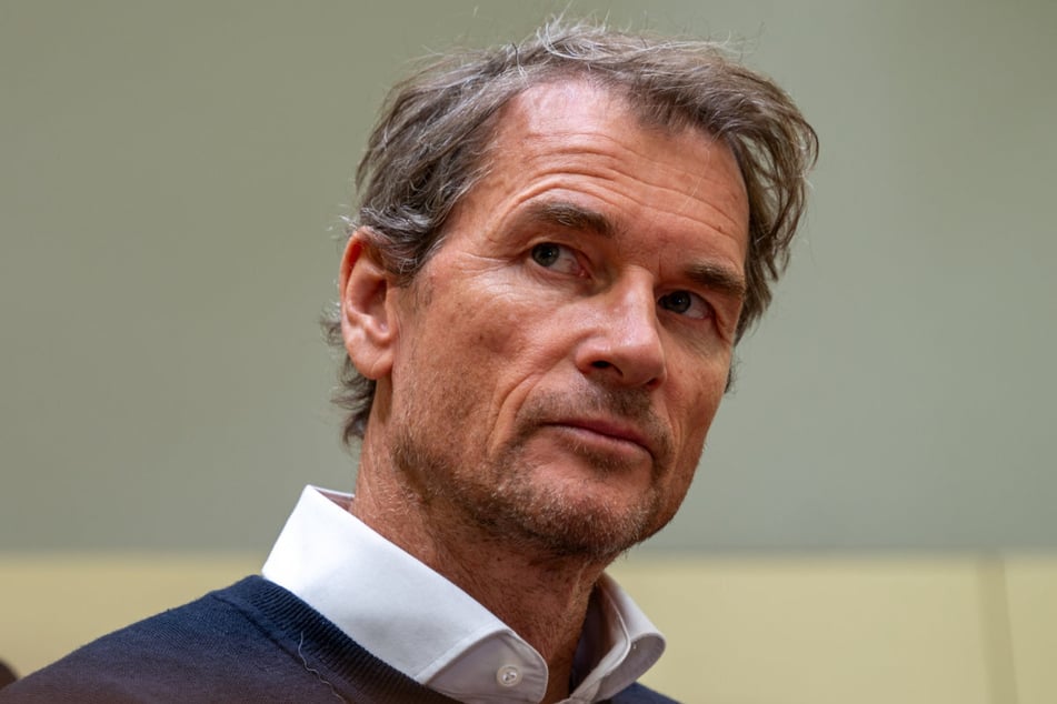Ex-Nationalkeeper Jens Lehmann (55) möchte den TSV 1860 München kaufen. Dafür hat er große Visionen – aber wenig Geld.