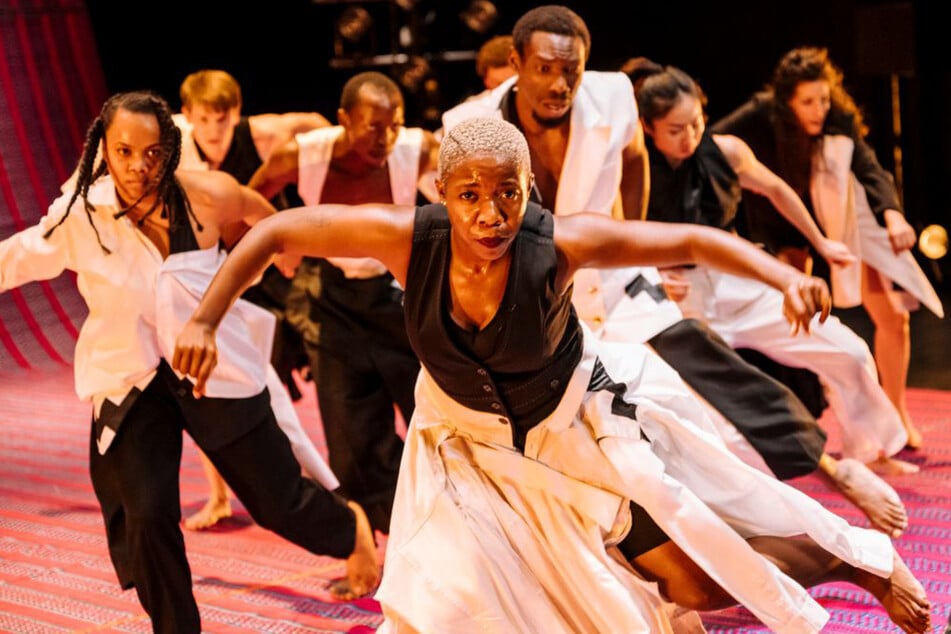 Aufnahme der Compagnien Mouvoir und École des Sables, die auch am Festival teilnehmen.
