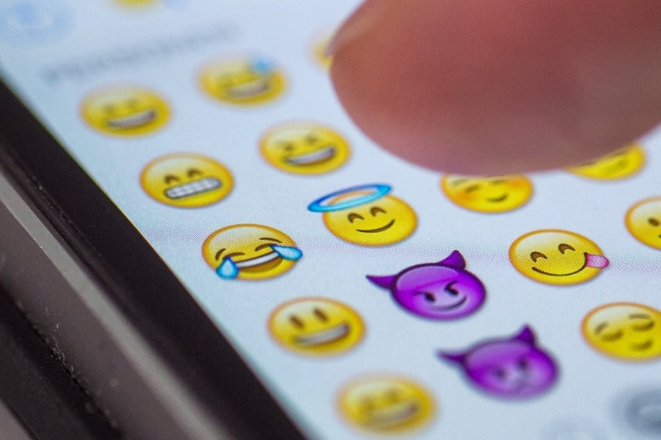 Una mujer embarazada en el Reino Unido fue cancelada vía emoji. (imagen simbólica)