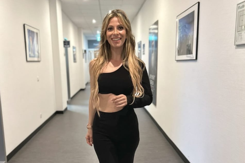 Im Jahr 2021 wurden die Moderatorin und ihr Mann Sebastian Kamps (43) erstmals Eltern.