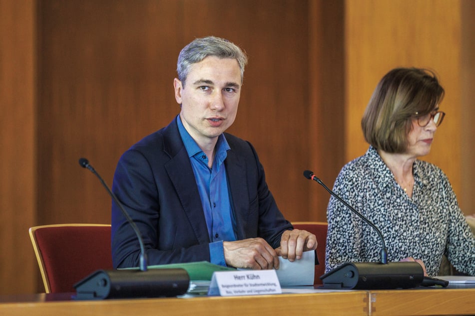 Er stellt die Vierspurigkeit der neuen Brücke infrage: Baubürgermeister Stephan Kühn (45, Grüne).