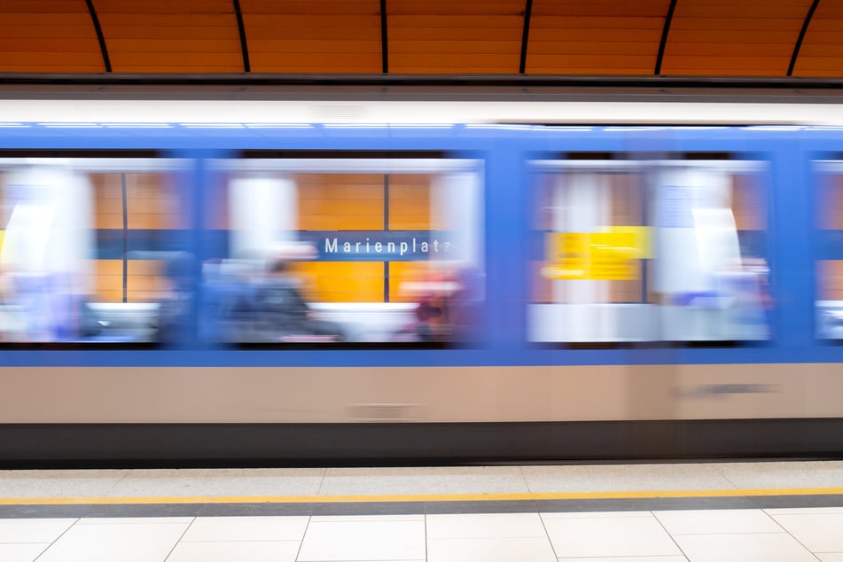 Am Marienplatz wurde ein Mann von einer U-Bahn erfasst. (Symbolbild)