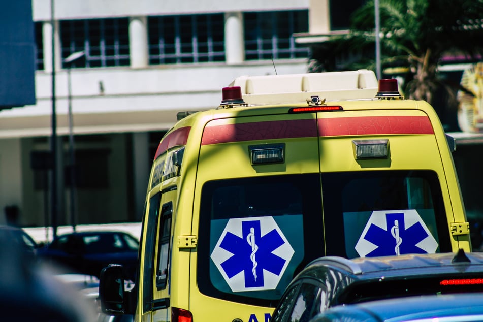 Die Frau wurde ins Krankenhaus gebracht - doch kurz darauf starb ihr Mann. (Symbolfoto)
