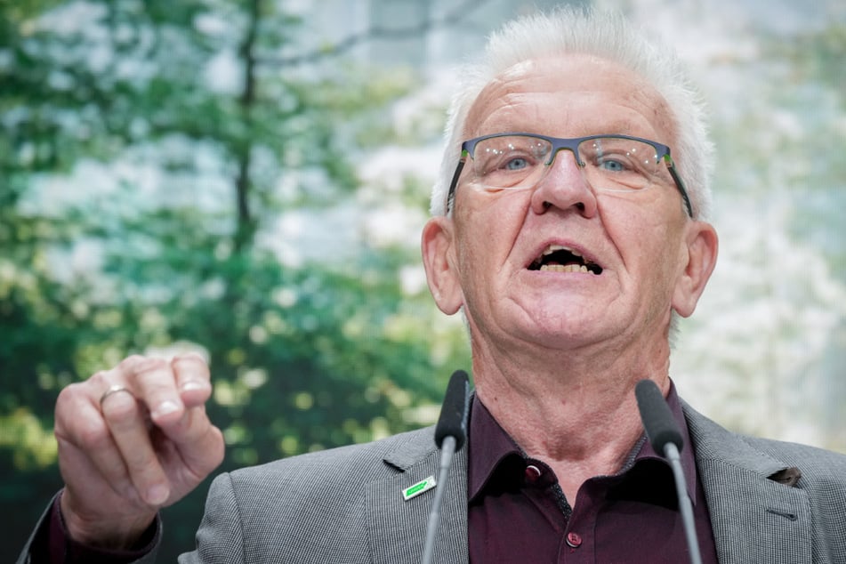Winfried Kretschmann (73, Grüne) hat zugegeben, bei einer Party während seiner Studienzeit zu einem Song der Rolling Stones gekifft zu haben.