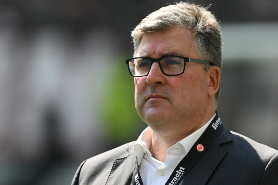 Zwischen Eintracht Frankfurts Vorstandssprecher Axel Hellmann (51, Foto) und dem Aufsichtsratsvorsitzenden Philip Holzer (57) gab es immer mal wieder Spannungen.
