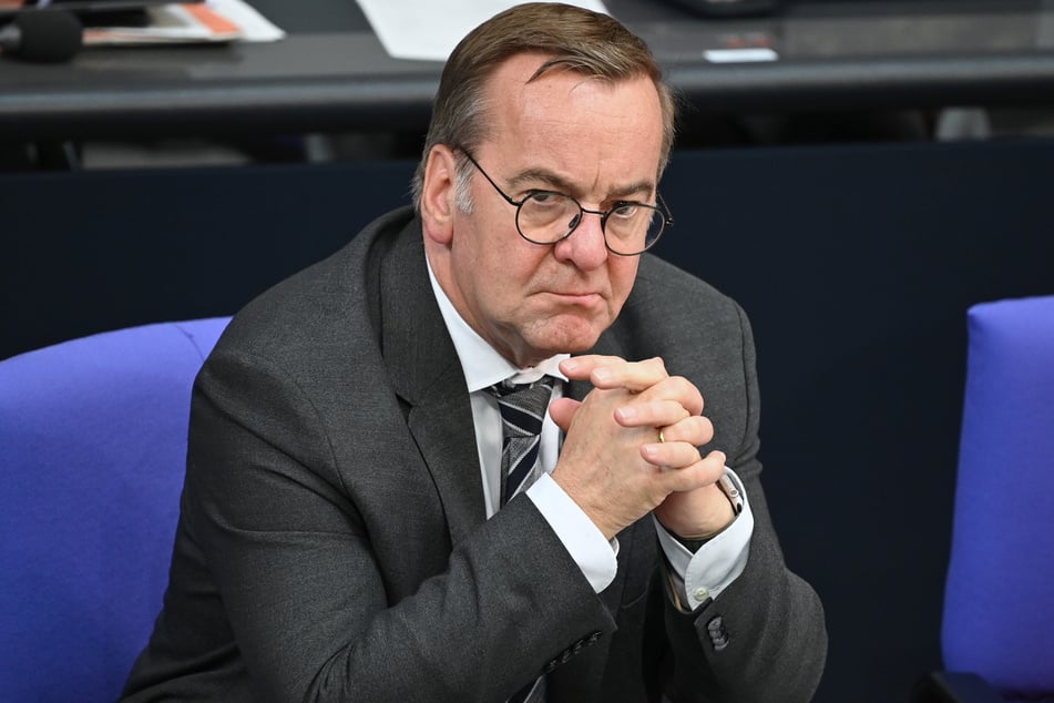 Verteidigungsminister Boris Pistorius (65, SPD) ist nicht begeistert von dem Manifest einiger SPD-Kollegen.