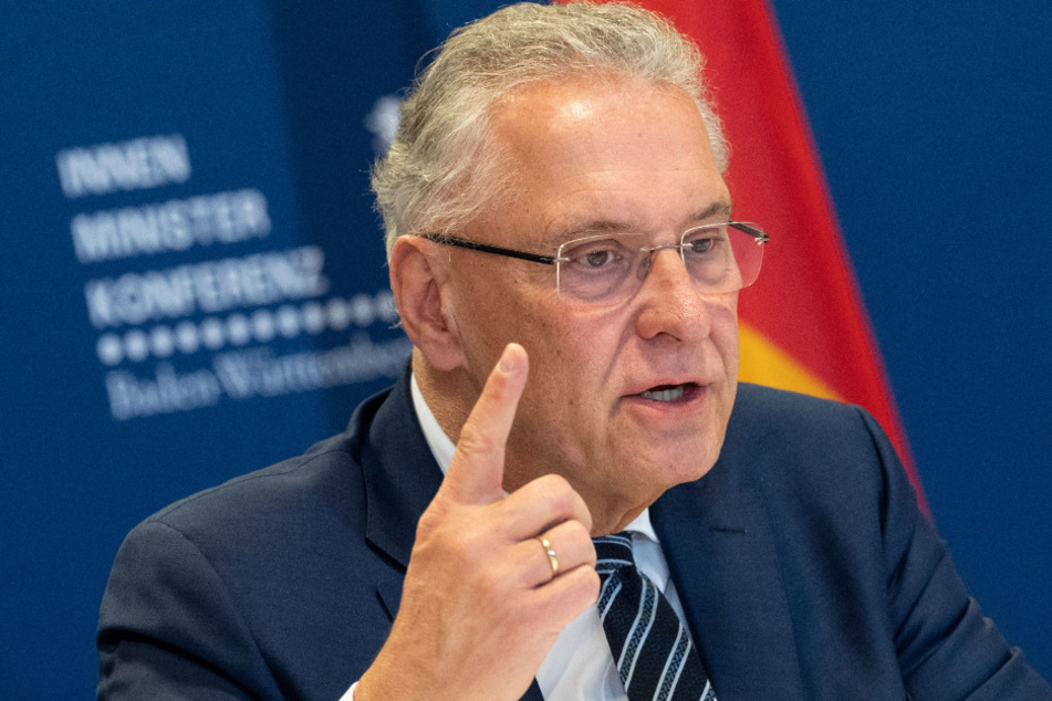 Innenminister Herrmann warnt vor mehr Zuwanderung von Ungebildeten