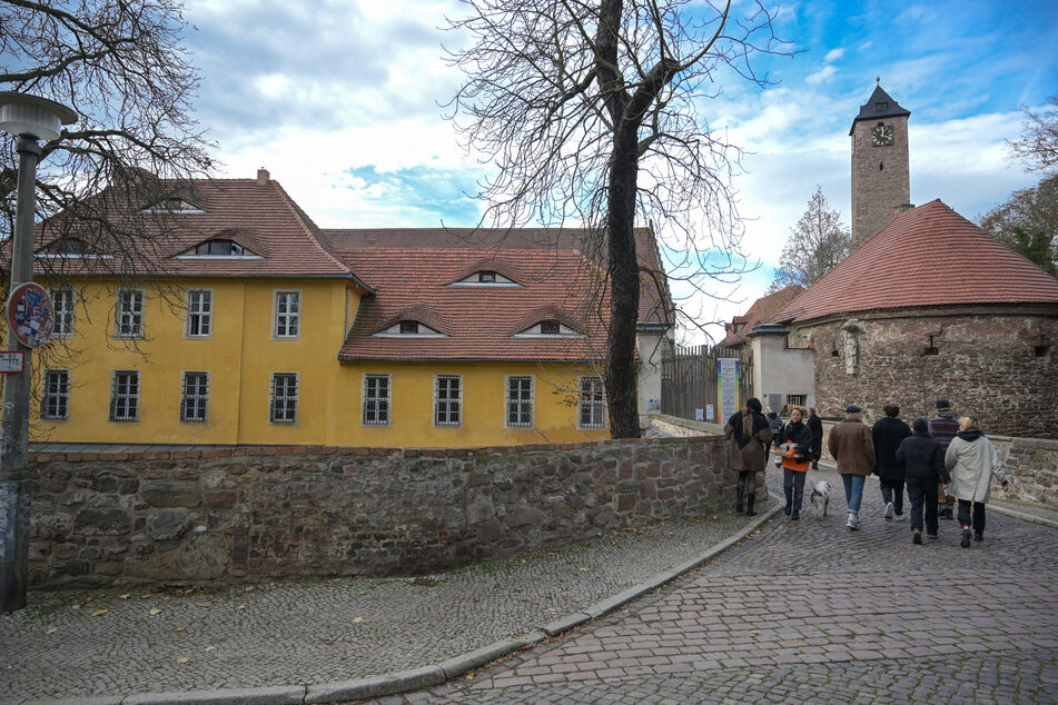 Nach einer körperlichen Auseinandersetzung während der Jahresausstellung an der Kunsthochschule Burg Giebichenstein in Halle ermittelt die Polizei gegen zwei mutmaßlich Beteiligte. (Archivbild)