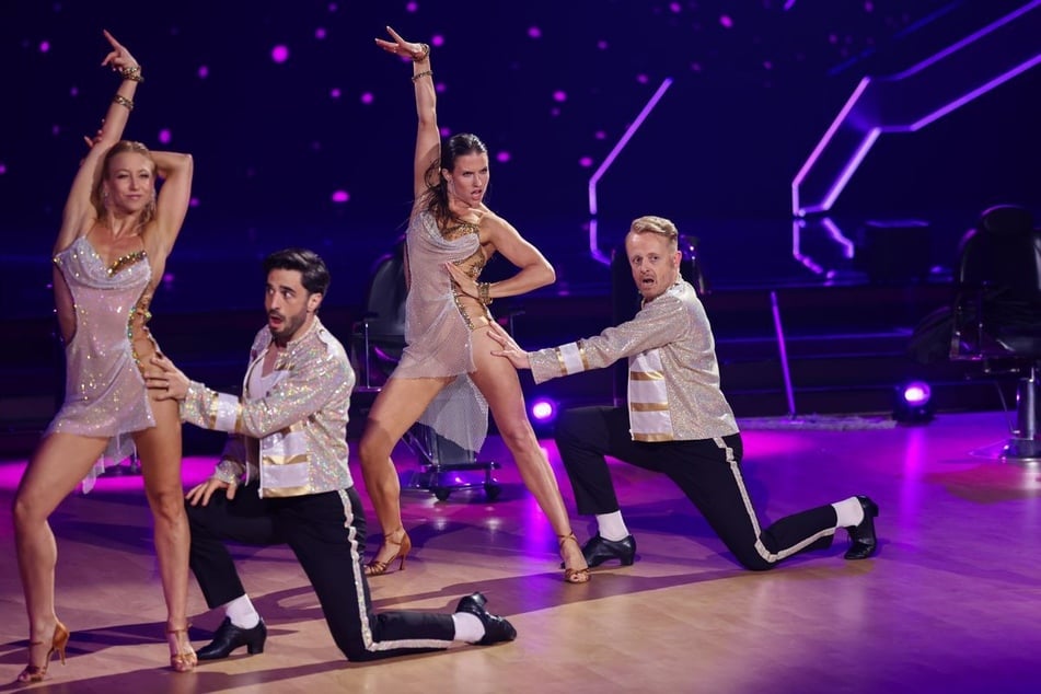 Ross Antony (51, r.) und seine Tanzpartnerin Mariia Maksina (28) schafften es bei "Let's Dance" in diesem Jahr bis ins Halbfinale.