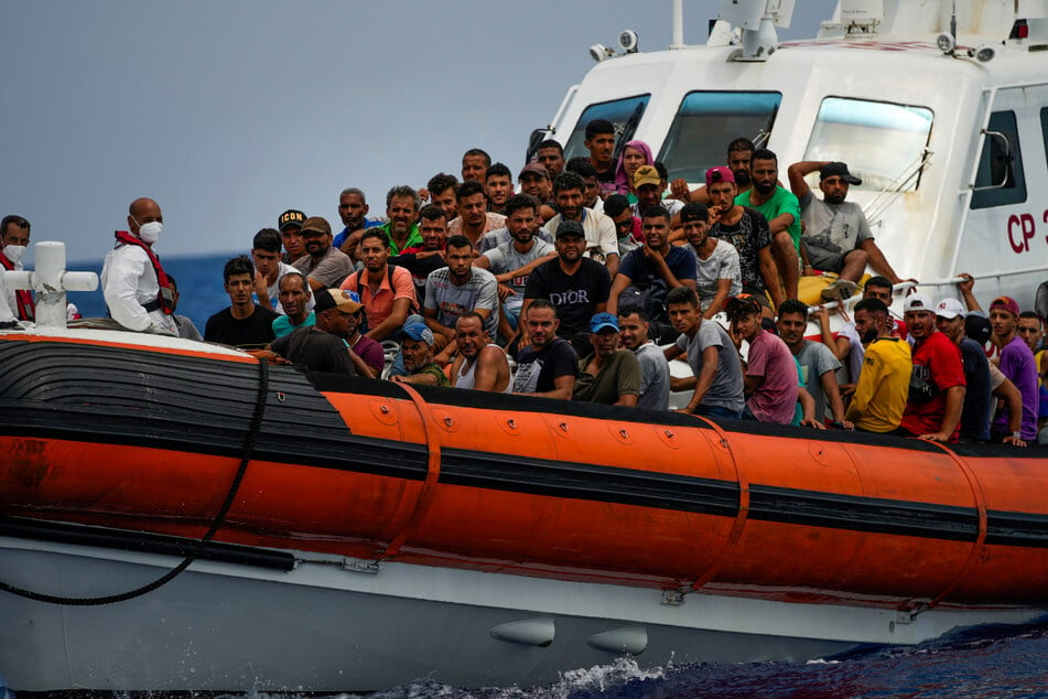 Sehr viele Mittelmeer-Migranten: Überfülltes Lager auf Lampedusa