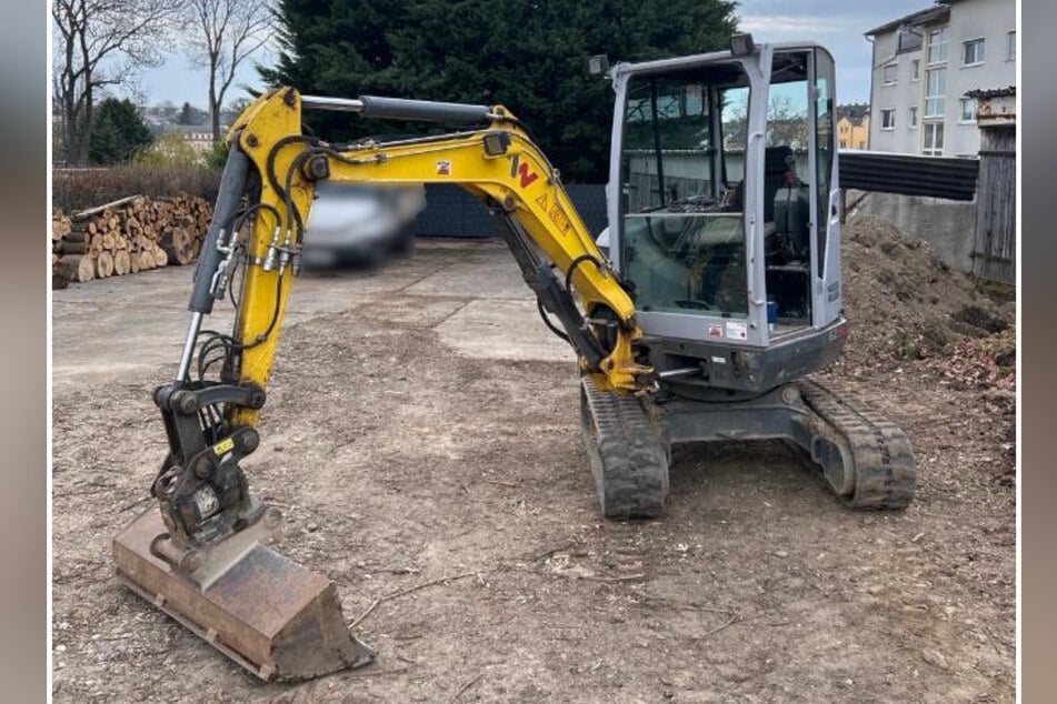 Wer macht so was? Diebe klauen Baggertür