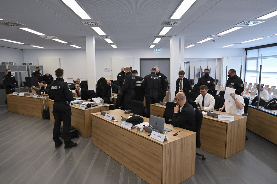 Der spektakuläre Coup im November 2019 machte international Schlagzeilen. Anfang dieses Jahres hat am Landgericht Dresden der Prozess gegen die Tatverdächtigen begonnen.