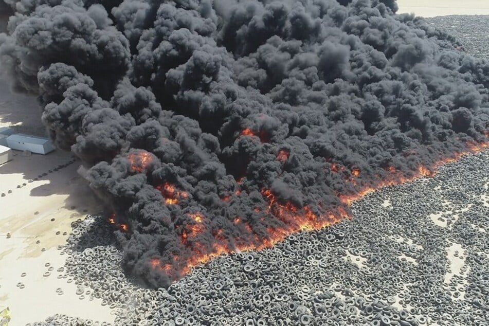Brennende Reifen in Kuwait: Klimakämpfer und Verschwörer fallen gleichermaßen auf Video rein