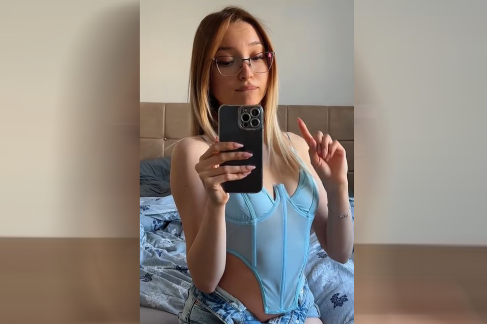 Ein paar sexy Selfies finden sich auf der Instagram-Seite von Ella Sweet (23).