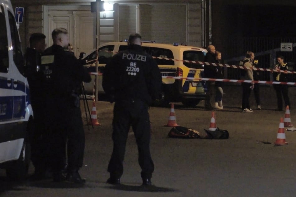 Der Polizist kam mit lebensgefährlichen Verletzungen ins Krankenhaus.