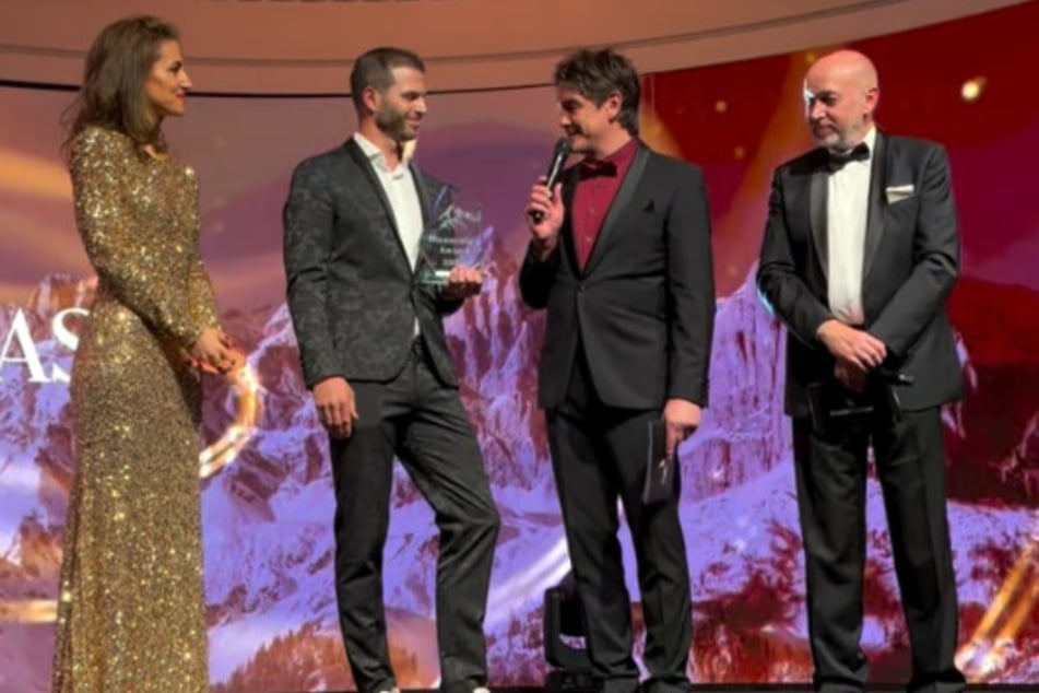 Im Rahmen der Weihnachtsgala in Kitzbühel erhielt die Familie den "MountainAward" für ihre Stärke.