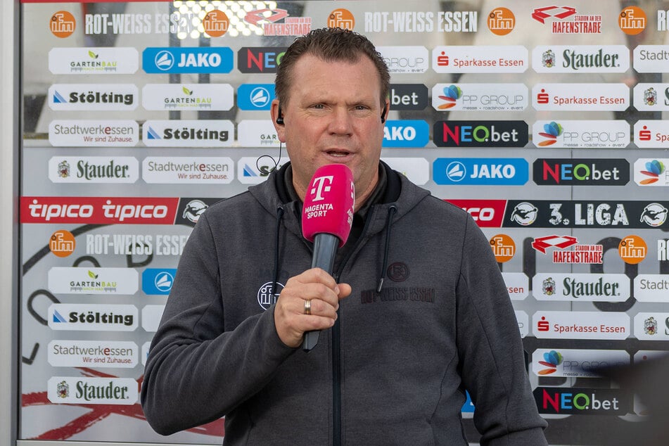 Essens Trainer Uwe Koschinat (54) fand am Sonntag nach dem Derby in Duisburg legendäre Worte.