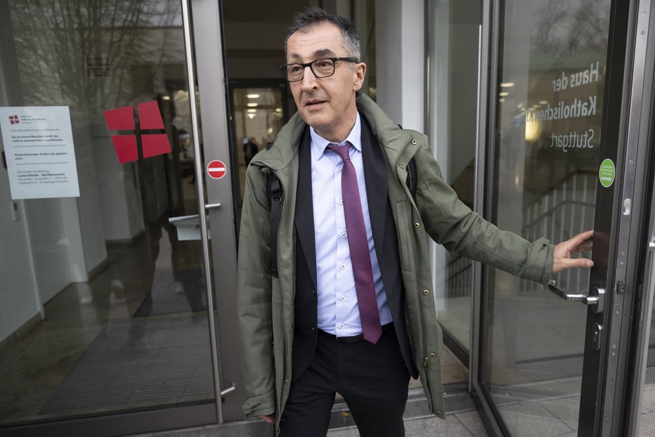 Die Anliegen der beiden Parteien seien groß und berechtigt, das Geld aber begrenzt, sagte Cem Özdemir (60, Grüne) vor Beginn der Gespräche.