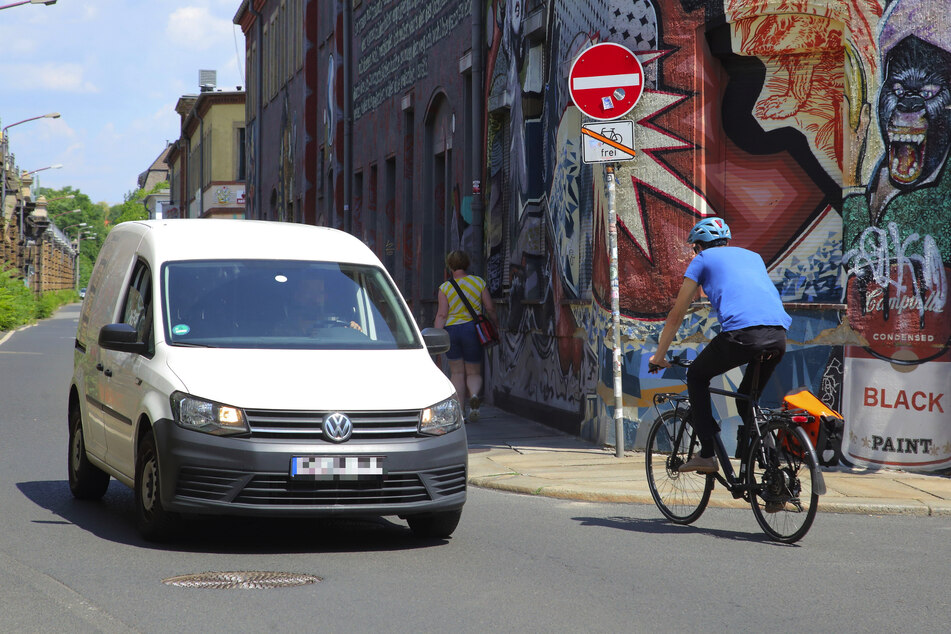 Neuerdings für Radler gesperrt: der Dammweg in der Dresdner Neustadt.