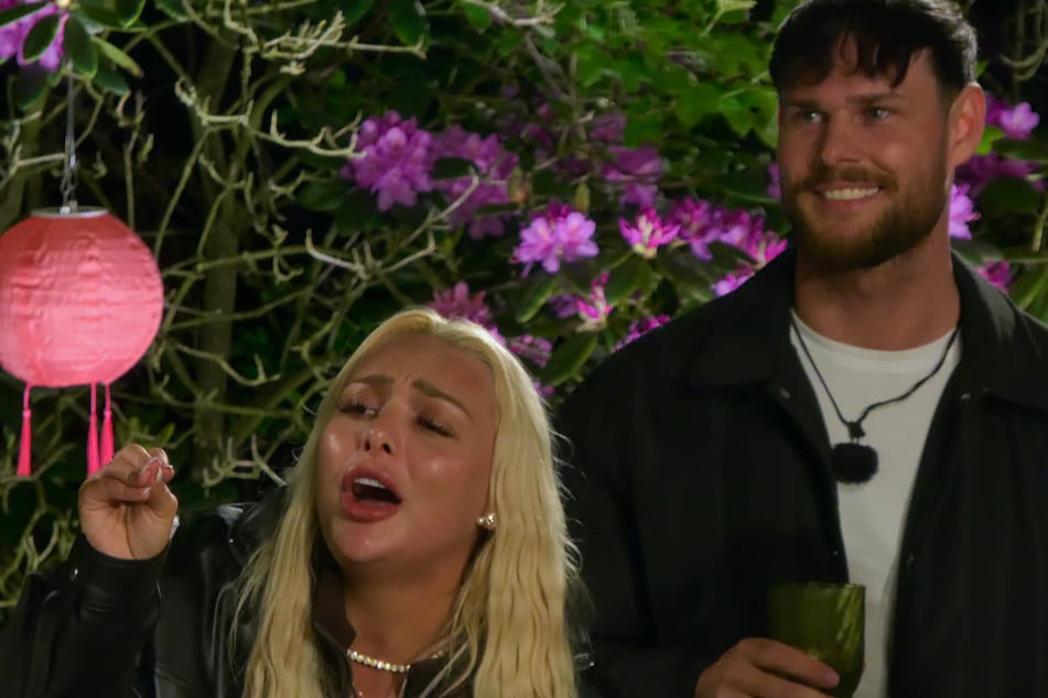Am Ende der Folge gehen Michelle (28) und Sandro (31) urplötzlich ein anderes Couple an.