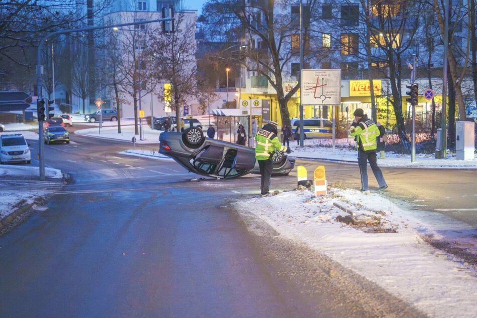 Die Polizei sucht Zeugen, die den Unfall beobachtet haben.