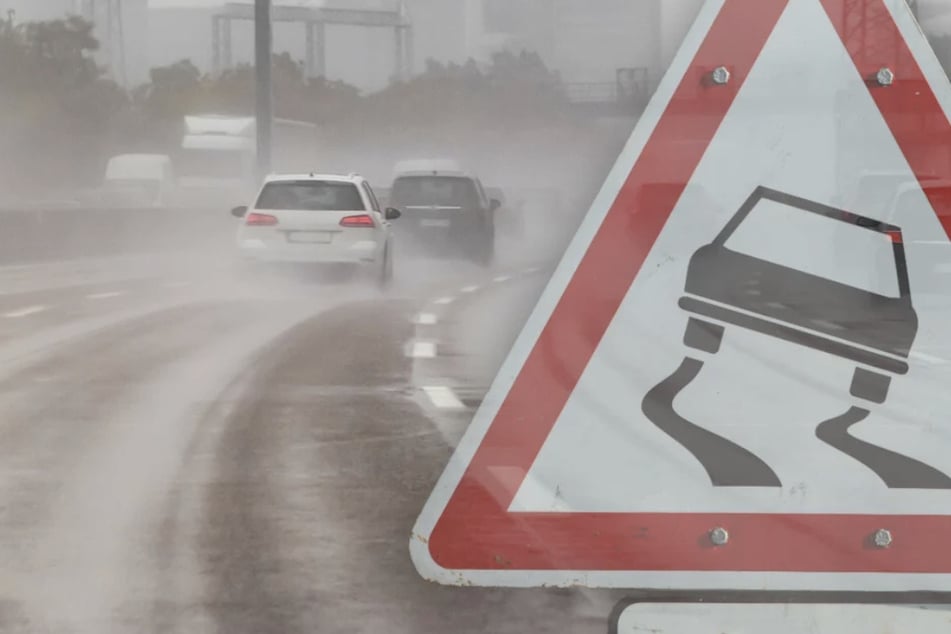 Auf der A4 war unter anderem ein 58-jähriger Autofahrer bei Starkregen gegen die Schutzplanke gekracht. (Symbolfoto)