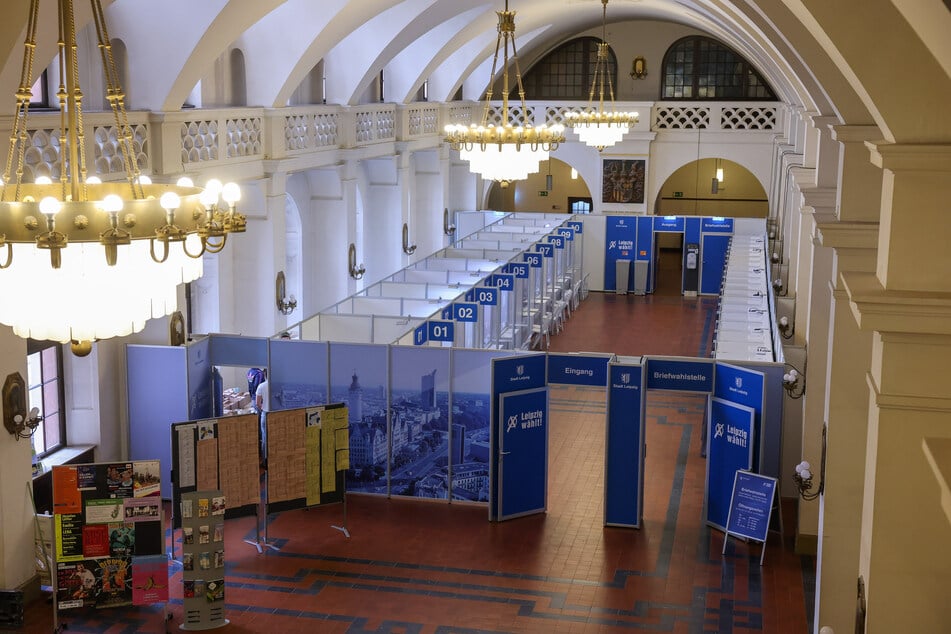 Die Briefwahlstelle befindet sich wieder in der Unteren Wandelhalle im Neuen Rathaus.