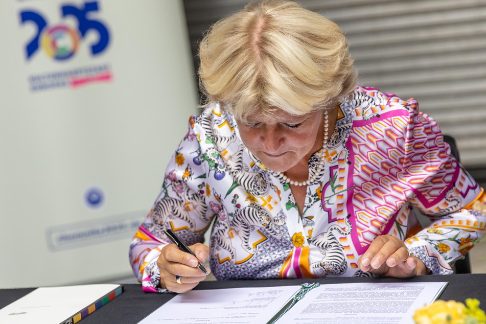 Kulturstaatsministerin Grütters unterzeichnete am Freitag die Finanzierungsvereinbarung.