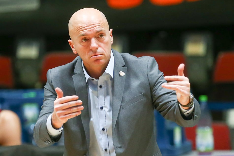 Hat ein acht Mitarbeiter großes Team: Niners-Headcoach Rodrigo Pastore (53).