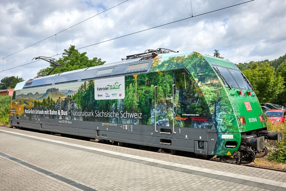 Mit einer auffälligen und zugleich optisch ansprechenden Folierung tourt die Lok "101 019" durch Deutschland. Als Eurocity könnte sie sogar bis Graz (Österreich) fahren.