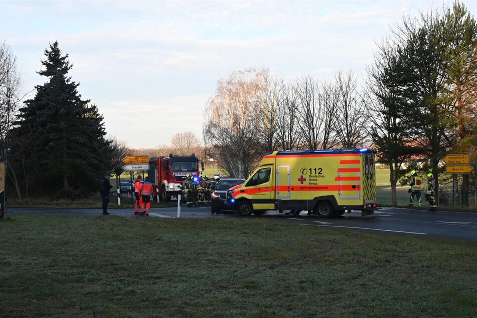Angaben zu Verletzten und zum Sachschaden lagen noch nicht vor.