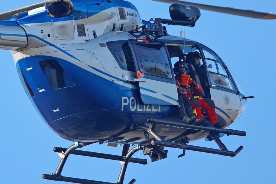 Zur Bergung des Leichnams wurde ein Polizeihubschrauber eingsetzt. (Symbolfoto)