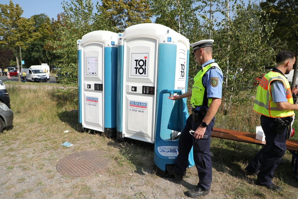 Für die Urinproben wurden Dixiklos aufgestellt.