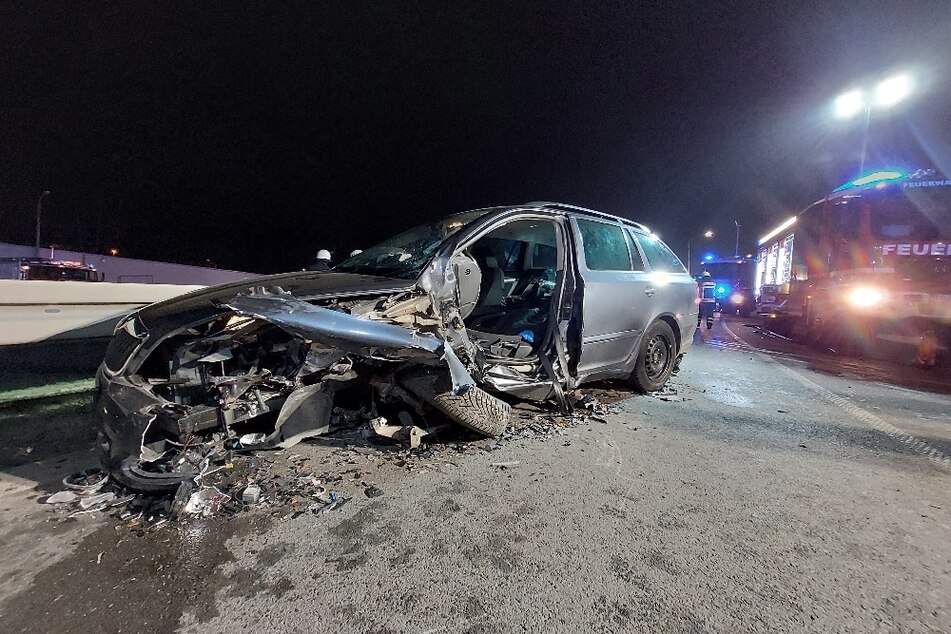 Bei dem Unfall wurden mehrere Menschen teils schwer verletzt.